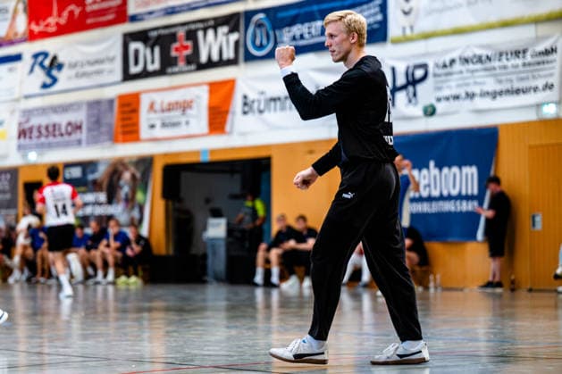 08.08.2026, xdobgx, Handball Heide-Cup 2026, VfL Gummersbach - HOJ Elite v.l. gBertram Obling (VfL Gummersbach, 16)Jubelt ueber gehaltenen Ball, abgewehrt, gehalten, Torhueter Schneverdingen *** August 8, 2026, xdobgx, 2026 Heide Cup Handball Tournament, VfL Gummersbach HOJ Elite vs. l gBertram Obling VfL Gummersbach, 16 celebrating a saved shot, blocked, saved, Schneverdingen goalkeeper