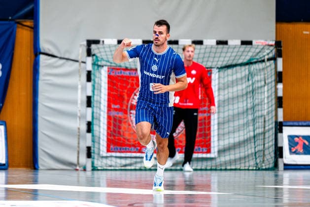 08.08.2026, xdobgx, Handball Heide-Cup 2026, VfL Gummersbach - HOJ Elite v.l. MiloÅ¡ VujoviÄ‡ (VfL Gummersbach, 6) Jubel, Torjubel, jubelt ueber das Tor, celebrate the goal, celebration Schneverdingen *** August 8, 2026, xdobgx, Handball Heide Cup 2026, VfL Gummersbach HOJ Elite vs. Miloö Vujovic VfL Gummersbach, 6 cheers, goal celebration, cheering for the goal, celebrate the goal, celebration Schneverdingen