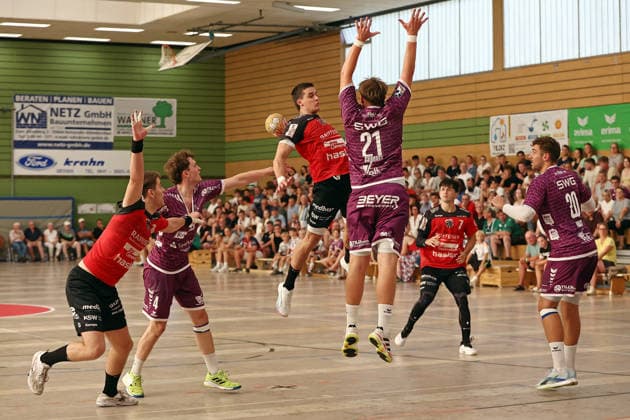 08.08.2026, xovx, Handball Lindencup, TV Hüttenberg - Pfadi Winterthur v.l. Mehdi Ben Romdhane (Pfadi Winterthur), David Sehnke (TV Hüttenberg), Faris Colakovic (Pfadi Winterthur), Julius Gümbel (TV Hüttenberg), Hadzic Gorostidi (Pfadi Winterthur), Leif Haack (TV Hüttenberg) Linden Stadthalle Hessen Deutschland (DE) *** August 8, 2026, xovx, Lindencup Handball, TV Hüttenberg vs. Pfadi Winterthur, Mehdi Ben Romdhane (Pfadi Winterthur), David Sehnke, TV Hüttenberg; Faris Colakovic, Pfadi Winterthur; Julius Gümbel, TV Hüttenberg; Hadzic Gorostidi, Pfadi Winterthur; Leif Haack, TV Hüttenberg; Linden Stadthalle, Hesse, Germany, DE
