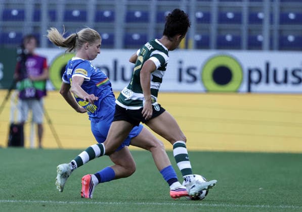SOCCER - WCL, St.Poelten vs Sporting SANKT POELTEN,AUSTRIA,08.AUG.26 - SOCCER - UEFA Women s Champions League, qualification, SKN Sankt Poelten vs Sporting CP. Image shows Ludmila Matavkova (St.Poelten) and Claudia Neto (Lissabon).  GEPAxpictures xWalterxLuger