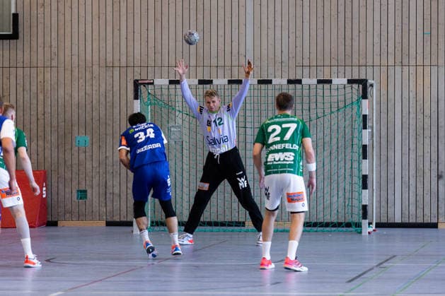 Kristian SAEVERAS (FRISCH AUF! Goeppingen, 12) Parade GER, FRISCH AUF! Goeppingen vs. HBW Balingen-Weilstetten, Handball, Vorbereitung, Turnier, S-Cup Altensteig, Halbfinale, Spielzeit 2026 2027, 08.08.2026, GER, FRISCH AUF! Goeppingen vs. HBW Balingen-Weilstetten, Handball, Vorbereitung, Turnier, S-Cup Altensteig, Halbfinale, Spielzeit 2026 2027, 08.08.2026, Altensteig *** Kristian SAEVERAS FRISCH AUF Goeppingen, 12 saves GER, FRISCH AUF Goeppingen vs. HBW Balingen Weilstetten, Handball, Preseason, Tournament, S Cup Altensteig, Semifinal, 2026–2027 Season, August 8, 2026, GER, FRISCH AUF Goeppingen vs. HBW Balingen Weilstetten, Handball, Preseason, Tournament, S Cup Altensteig, Semifinal, 2026–2027 Season, August 8, 2026, Altensteig Copyright: xEibnerxPressefoto OliverxSchmidtx EP_OST
