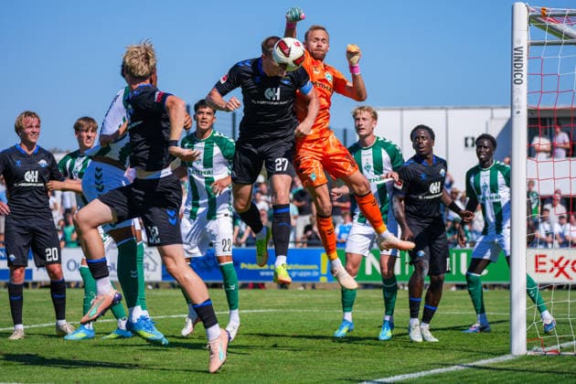 Steffen Tigges (SC Paderborn 07, 27), Alexander Schlager (Werder Bremen, 30), Deutschland: Fussball, Saison 2026 27, zweites Testspiel des Tages, 08.08.2026, Werder Bremen vs SC Paderborn 07, Stadion am Oyther Berg (Oythe, Vechta, Niedersachsen) *** Steffen Tigges, SC Paderborn 07, 27; Alexander Schlager, Werder Bremen, 30; German soccer, 2026–27 season, second friendly match of the day, August 8, 2026; Werder Bremen vs. SC Paderborn 07, Stadion am Oyther Berg, Oythe, Vechta, Lower Saxony Copyright: xLeonxFrickx