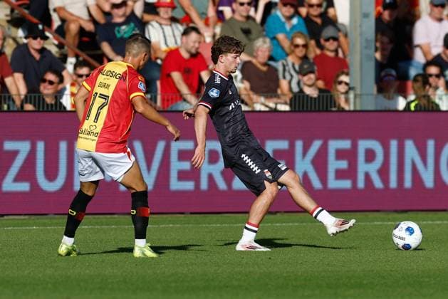 DEVENTER , 08-08-2026 , Stadium De Adelaarshorst , season 2026 2027 , Dutch Eredivisie football . match between Go Ahead Eagles and Willem II, Picture shows Willem II player Per van Loon Go Ahead Eagles - Willem II  x205553294x Copyright: