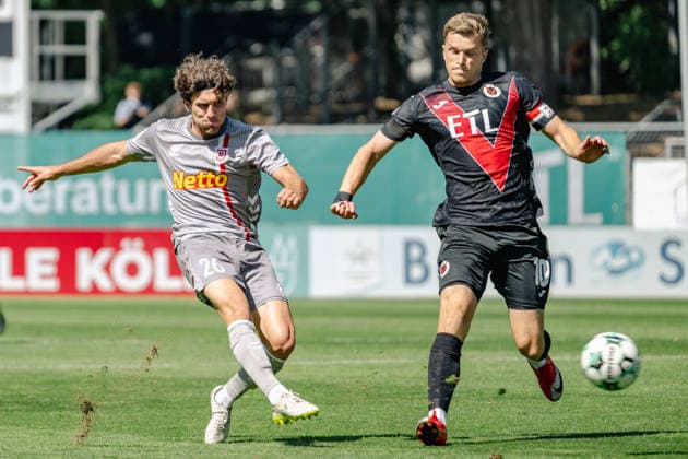 David Otto (Viktoria Koeln, 10) kann den Schuss von Benedikt Bauer (SSV Jahn Regensburg, 26) nicht blocken. FC Viktoria Koeln vs. SSV Jahn Regensburg, Fussball, 3. Liga, 01. Spieltag, Saison 2026 2027, 08.08.2026 DFL DFB Regulations prohibit any use of Photographs as image sequences and or Quasivideo FC Viktoria Koeln vs. SSV Jahn Regensburg, Fussball, 3. Liga, 01. Spieltag, Saison 2026 2027, 08.08.2026 Koeln *** David Otto of Viktoria Cologne, No. 10, is unable to block the shot by Benedikt Bauer of SSV Jahn Regensburg, No. 26. FC Viktoria Cologne vs. SSV Jahn Regensburg, Soccer, 3rd Division, Matchday 1, 2026–2027 Season, August 8, 2026 DFL DFB regulations prohibit any use of photographs as image sequences and or quasi-video FC Viktoria Cologne vs. SSV Jahn Regensburg, Soccer, 3rd Division, Matchday 1, 2026–2027 season, August 8, 2026, Cologne Copyright: xEibner-Pressefoto ThomasxHaeslerx EP_THR
