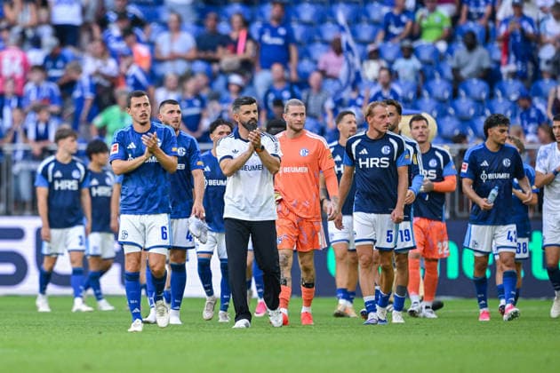 08.08.2026, Fussball, Saison 2026 2027, Testspiel, FC Schalke 04 - Atalanta Bergamo, Ron Schallenberg (FC Schalke 04), Trainer Miron Muslic (FC Schalke 04), Torwart Loris Karius (FC Schalke 04), Timo Becker (FC Schalke 04) xRHR-FOTO YYx *** August 8, 2026, Soccer, 2026–2027 Season, Friendly Match, FC Schalke 04 vs. Atalanta Bergamo, Ron Schallenberg (FC Schalke 04), Coach Miron Muslic (FC Schalke 04), Goalkeeper Loris Karius (FC Schalke 04), Timo Becker (FC Schalke 04) xRHR PHOTO YYx Copyright: KROEGER RHR-FOTOx RHR-FOTO YY