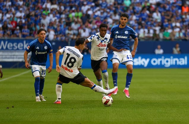Deutschland: Fussball Testspiel Vereine 2026 2027, Freundschaftsspiel FC Schalke 04 vs Atalanta BC VELTINS-Arena (Gelsenkirchen): Giacomo Raspadori (Atalanta, 18) *** Germany Soccer Friendly Matches 2026–2027, Friendly Match: FC Schalke 04 vs. Atalanta BC at VELTINS Arena, Gelsenkirchen; Giacomo Raspadori, Atalanta, 18 Copyright: xAymanxAlahmedx