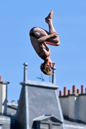 Lander Roels of Belgium competes in the high diving 20m Round 3-4 Men Final during the European Aquatics Championships at the River Seine in Paris (France), August 8, 2026. Giorgio Scala DBM - Deepbluemedia Insidefoto