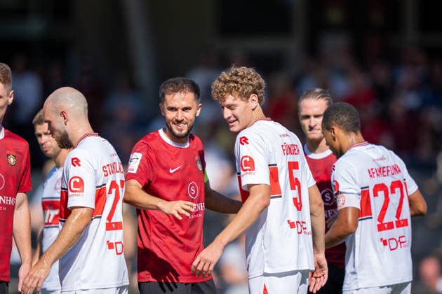 Volkan Celiktas (SG Sonnenhof Großaspach, 05) im Gespraech mit Seymour Funger (Fortuna Köln, 05), SG Sonnenhof Großaspach vs. Fortuna Köln, Fussball, 3. Liga, 1. Spieltag, 08.08.2026, DFB regulations prohibit any use of photographs as image sequences and or quasi-video Aspach Baden-Wuerttemberg Deutschland *** Volkan Celiktas (SG Sonnenhof Großaspach, 05) in conversation with Seymour Funger (Fortuna Köln, 05), SG Sonnenhof Großaspach vs. Fortuna Köln, soccer, 3rd Division, Matchday 1, August 8, 2026, DFB regulations prohibit any use of photographs as image sequences and or quasi-video. Aspach, Baden-Württemberg, Germany Copyright: xkolbert-press PhilipxZieglerx