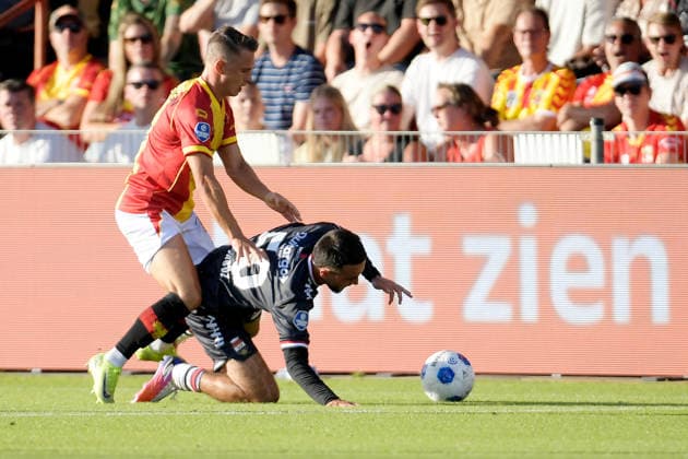 2026-08-08 - VriendenLoterij Eredivisie DEVENTER, NETHERLANDS - AUGUST 8: (L-R) Mathis Suray of Go Ahead Eagles, Eser Gurbuz of Willem II during the VriendenLoterij Eredivisie at the De Adelaarshorst on August 8, 2026 in Deventer, Netherlands Deventer De Adelaarshorst Netherlands Content not available for redistribution in The Netherlands directly or indirectly through any third parties. Copyright: xDennisxBresserx