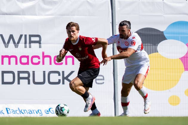 Zweikampf zwischen Tim Rossmann (SG Sonnenhof Großaspach, 11) und, SG Sonnenhof Großaspach vs. Fortuna Köln, Fussball, 3. Liga, 1. Spieltag, 08.08.2026, DFB regulations prohibit any use of photographs as image sequences and or quasi-video Aspach Baden-Wuerttemberg Deutschland *** Tackle between Tim Rossmann of SG Sonnenhof Großaspach, 11, and SG Sonnenhof Großaspach vs. Fortuna Köln, soccer, 3rd Division, Matchday 1, August 8, 2026, DFB regulations prohibit any use of photographs as image sequences and or quasi-video. Aspach, Baden-Württemberg, Germany Copyright: xkolbert-press PhilipxZieglerx