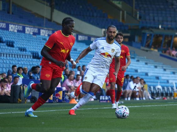 Leeds United v Leipzig, Pre-Season Friendly dominic calvert-lewin takes on the leipzg defence during the Pre-Season Friendly match between Leeds United and Leipzig at Elland Road, Leeds, UK on 8 August 2026. Leeds Elland Road West Yorkshire UK Editorial use only , Copyright: xStevexMowerx PSI-24676-0054