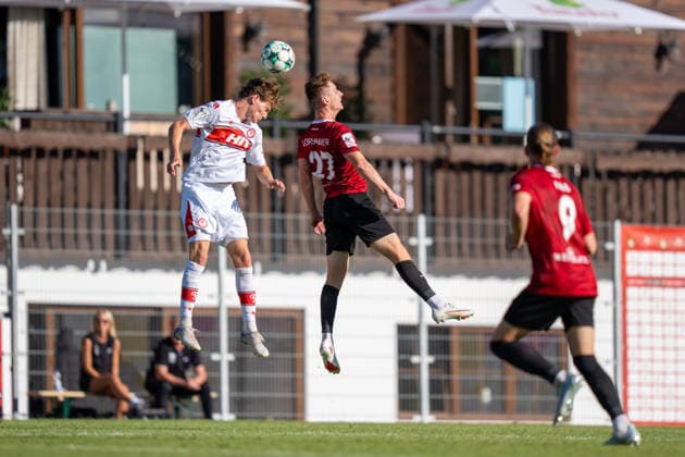 Zweikampf zwischen Loris Maier (SG Sonnenhof Großaspach, 27) und Seymour Funger (Fortuna Köln, 05), SG Sonnenhof Großaspach vs. Fortuna Köln, Fussball, 3. Liga, 1. Spieltag, 08.08.2026, DFB regulations prohibit any use of photographs as image sequences and or quasi-video Aspach Baden-Wuerttemberg Deutschland *** Tackle between Loris Maier (SG Sonnenhof Großaspach, 27) and Seymour Funger (Fortuna Köln, 05), SG Sonnenhof Großaspach vs. Fortuna Köln, Soccer, 3rd Division, Matchday 1, August 8, 2026, DFB regulations prohibit any use of photographs as image sequences and or quasi-video. Aspach, Baden-Württemberg, Germany Copyright: xkolbert-press PhilipxZieglerx