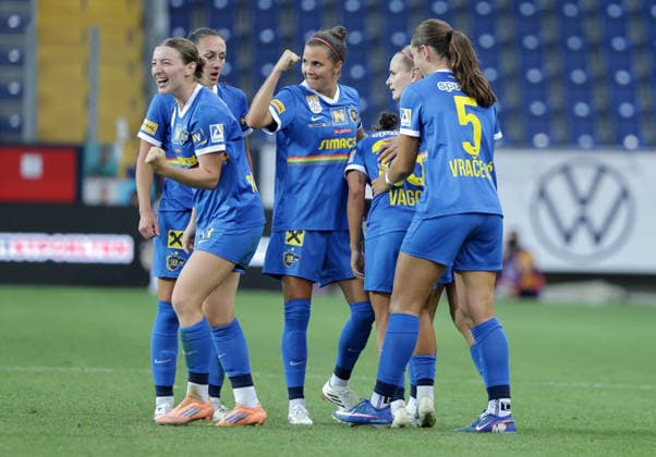 SOCCER - WCL, St.Poelten vs Sporting SANKT POELTEN,AUSTRIA,08.AUG.26 - SOCCER - UEFA Women s Champions League, qualification, SKN Sankt Poelten vs Sporting CP. Image shows the rejoicing of Fanny Vago (St.Poelten) and her team.  GEPAxpictures xWalterxLuger