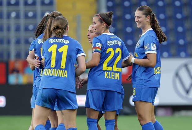 SOCCER - WCL, St.Poelten vs Sporting SANKT POELTEN,AUSTRIA,08.AUG.26 - SOCCER - UEFA Women s Champions League, qualification, SKN Sankt Poelten vs Sporting CP. Image shows the rejoicing of Fanny Vago (St.Poelten) and her team.  GEPAxpictures xWalterxLuger