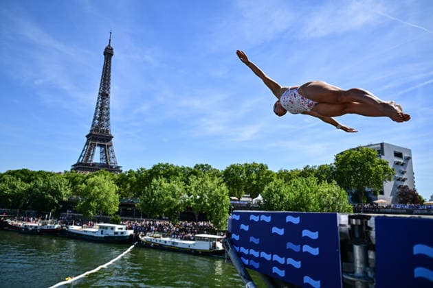 European Aquatics Championships 2026 - Women s 20m Platform High Diving Madeleine Bayon from France during the Women’s 20m platform high diving at the European Aquatics Championships 2026 on the Seine River in Paris on August 8, 2026. Photo by Tomas Stevens ABACAPRESS.COM Paris France  Copyright: xStevensxTomas ABACAx