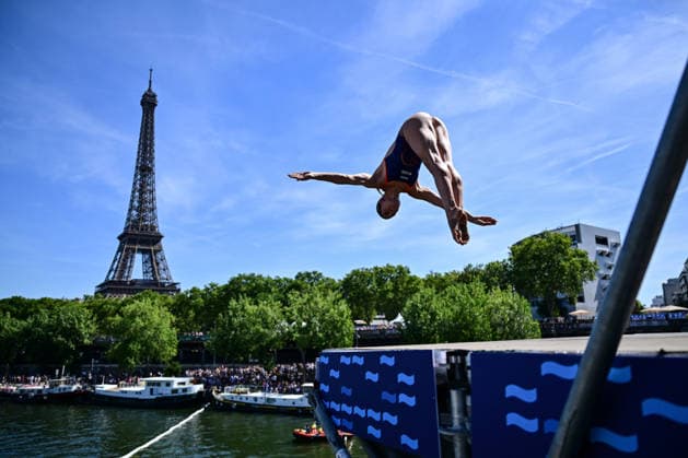 European Aquatics Championships 2026 - Women s 20m Platform High Diving Ginni Van Katwijt from the Netherland during the Women’s 20m platform high diving at the European Aquatics Championships 2026 on the Seine River in Paris on August 8, 2026. Photo by Tomas Stevens ABACAPRESS.COM Paris France  Copyright: xStevensxTomas ABACAx