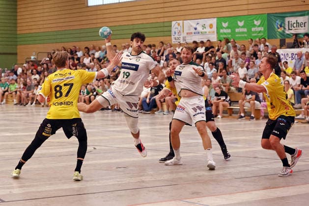 08.08.2026, xovx, Handball Lindencup, HSG Wetzlar - HSC 2000 Coburg v.l. Jesper Schmidt (HSC Coburg), Doruk Pehlivan (HSG Wetzlar), Nils Röller (HSC Coburg), Petter Överby (HSG Wetzlar), Jakob Knauer (HSC Coburg) Linden Stadthalle Hessen Deutschland (DE) *** August 8, 2026, xovx, Lindencup Handball, HSG Wetzlar vs. HSC 2000 Coburg: Jesper Schmidt (HSC Coburg), Doruk Pehlivan (HSG Wetzlar), Nils Röller (HSC Coburg), Petter Överby (HSG Wetzlar), Jakob Knauer (HSC Coburg); Linden Stadthalle, Hesse, Germany, DE