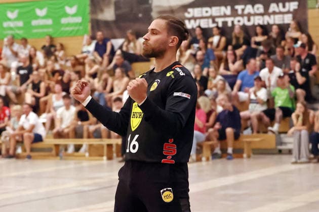 08.08.2026, xovx, Handball Lindencup, HSG Wetzlar - HSC 2000 Coburg Jubel bei Petros Boukovinas (HSC Coburg) Linden Stadthalle Hessen Deutschland (DE) *** August 8, 2026, xovx, Lindencup Handball, HSG Wetzlar vs. HSC 2000 Coburg; Cheers for Petros Boukovinas; HSC Coburg; Linden City Hall; Hesse, Germany; DE