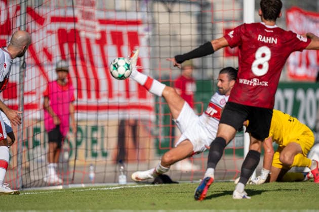 David Haider (Fortuna Köln, 15) klaert auf der Linie, SG Sonnenhof Großaspach vs. Fortuna Köln, Fussball, 3. Liga, 1. Spieltag, 08.08.2026, DFB regulations prohibit any use of photographs as image sequences and or quasi-video Aspach Baden-Wuerttemberg Deutschland *** David Haider, Fortuna Cologne, 15, clears the ball off the line, SG Sonnenhof Großaspach vs. Fortuna Cologne, Soccer, 3rd Division, Matchday 1, August 8, 2026, DFB regulations prohibit any use of photographs as image sequences and or quasi-video. Aspach, Baden-Württemberg, Germany Copyright: xkolbert-press PhilipxZieglerx