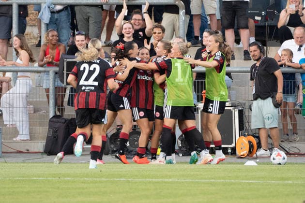 08.08.2026, xhfmx, Fussball UEFA WCLQ, Eintracht Frankfurt - Malmö FF Die Eintracht Frankfurt Frauen bejubeln den Treffer zum 2:0 gegen Malmö durch Laura Freigang (Eintracht Frankfurt, 10) Tor, Goal, Jubel ,Celebration (DFL DFB REGULATIONS PROHIBIT ANY USE OF PHOTOGRAPHS as IMAGE SEQUENCES and or QUASI-VIDEO) Frankfurt *** August 8, 2026, xhfmx, Soccer UEFA WCLQ, Eintracht Frankfurt vs. Malmö FF The Eintracht Frankfurt women celebrate Laura Freigang s goal to make it 2–0 against Malmö Eintracht Frankfurt, 10th goal, Goal, celebration, Celebration. DFL and DFB regulations prohibit any use of photographs as image sequences and or quasi-video. Frankfurt