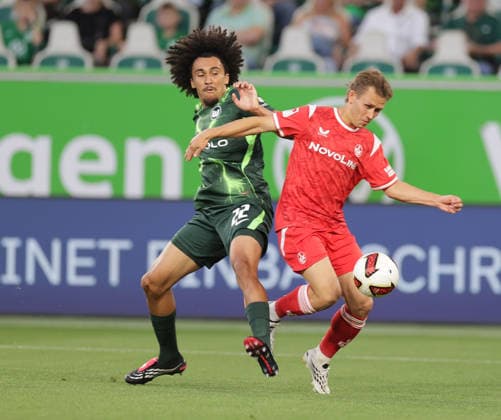 Mathys Angely (VfL Wolfsburg), Naatan Skyttae (1.FC Kaiserslautern) Fussball, Herren, Saison 2026 2027, 2.Liga, Volkswagenarena, VfL Wolfsburg gegen 1.FC Kaiserslautern DFL REGULATIONS PROHIBIT ANY USE OF PHOTOGRAPHS AS IMAGE SEQUENCES AND OR QUASI-VIDEO. *** Mathys Angely, VfL Wolfsburg; Naatan Skyttae, 1. FC Kaiserslautern; Soccer, Men s, 2026–2027 Season, 2nd Division, Volkswagen Arena, VfL Wolfsburg vs. 1 FC Kaiserslautern DFL REGULATIONS PROHIBIT ANY USE OF PHOTOGRAPHS AS IMAGE SEQUENCES AND OR QUASI-VIDEO