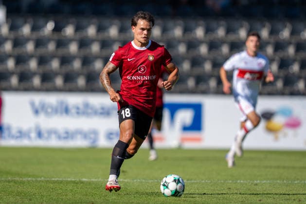 Niklas Pollex (SG Sonnenhof Großaspach, 18), SG Sonnenhof Großaspach vs. Fortuna Köln, Fussball, 3. Liga, 1. Spieltag, 08.08.2026, DFB regulations prohibit any use of photographs as image sequences and or quasi-video Aspach Baden-Wuerttemberg Deutschland *** Niklas Pollex, SG Sonnenhof Großaspach, 18, SG Sonnenhof Großaspach vs. Fortuna Cologne, Soccer, 3rd Division, Matchday 1, August 8, 2026, DFB regulations prohibit any use of photographs as image sequences and or quasi-video. Aspach, Baden-Württemberg, Germany Copyright: xkolbert-press PhilipxZieglerx
