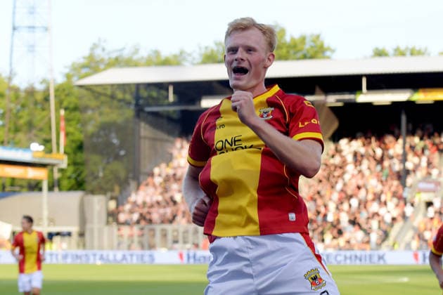 2026-08-08 - VriendenLoterij Eredivisie DEVENTER, NETHERLANDS - AUGUST 8: Julius Dirksen of Go Ahead Eagles celebrates 4-1 during the VriendenLoterij Eredivisie at the De Adelaarshorst on August 8, 2026 in Deventer, Netherlands Deventer De Adelaarshorst Netherlands Content not available for redistribution in The Netherlands directly or indirectly through any third parties. Copyright: xDennisxBresserx