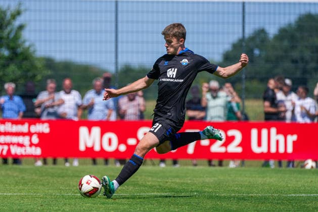 Jano ter Horst (SC Paderborn 07, 21), Deutschland: Fussball, Saison 2026 27, erstes Testspiel des Tages, 08.08.2026, Werder Bremen vs SC Paderborn 07, Stadion am Oyther Berg (Oythe, Vechta, Niedersachsen) *** Jano ter Horst, SC Paderborn 07, 21, German Soccer, 2026–27 Season, first friendly match of the day, August 8, 2026, Werder Bremen vs. SC Paderborn 07, Stadion am Oyther Berg, Oythe, Vechta, Lower Saxony Copyright: xLeonxFrickx