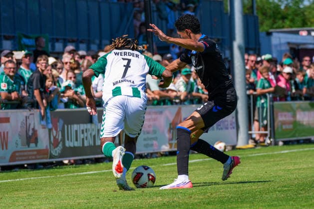 Samuel Mbangula (Werder Bremen, 7), Deutschland: Fussball, Saison 2026 27, erstes Testspiel des Tages, 08.08.2026, Werder Bremen vs SC Paderborn 07, Stadion am Oyther Berg (Oythe, Vechta, Niedersachsen) *** Samuel Mbangula, Werder Bremen, 7, German soccer, 2026–27 season, first friendly match of the day, August 8, 2026, Werder Bremen vs. SC Paderborn 07, Stadion am Oyther Berg, Oythe, Vechta, Lower Saxony Copyright: xLeonxFrickx