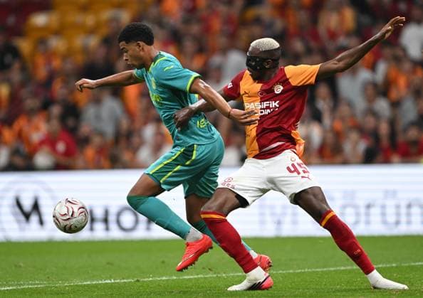 Galatasaray v Villarreal - Friendlies ISTANBUL, TURKIYE - AUGUST 8: Victor Osimhen (R) of Galatasaray in action during friendly match between Galatasaray and Villarreal at RAMS Park in Istanbul, Turkiye on August 8, 2026. Saffet Azak Anadolu Istanbul Turkey. Editorial use only. Please get in touch for any other usage.  Copyright: x2026xAnadoluxSaffetxAzakx