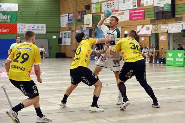 08.08.2026, xovx, Handball Lindencup, HSG Wetzlar - HSC 2000 Coburg v.l. Leonards Valkovskis (HSC Coburg), Savvas Savvas (HSC Coburg), Dominik Mappes (HSG Wetzlar), Nils Röller (HSC Coburg) Linden Stadthalle Hessen Deutschland (DE) *** August 8, 2026, xovx, Lindencup Handball, HSG Wetzlar vs. HSC 2000 Coburg: Leonards Valkovskis (HSC Coburg), Savvas Savvas (HSC Coburg), Dominik Mappes (HSG Wetzlar), Nils Röller (HSC Coburg); Linden Stadthalle, Hesse, Germany, DE