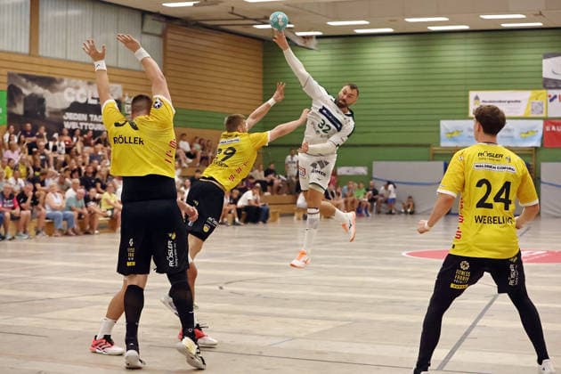 08.08.2026, xovx, Handball Lindencup, HSG Wetzlar - HSC 2000 Coburg v.l. Nils Röller (HSC Coburg), Leonards Valkovskis (HSC Coburg), Nikolaj Laesö (HSG Wetzlar), Sven Wesseling (HSC Coburg) Linden Stadthalle Hessen Deutschland (DE) *** August 8, 2026, xovx, Lindencup Handball, HSG Wetzlar vs. HSC 2000 Coburg; Nils Röller (HSC Coburg), Leonards Valkovskis (HSC Coburg), Nikolaj Laesö (HSG Wetzlar), Sven Wesseling (HSC Coburg); Linden Stadthalle, Hesse, Germany, DE