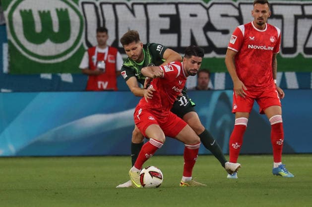 08.08.2026, xgox, Fussball, 2. Bundesliga, VfL Wolfsburg - 1. FC Kaiserslautern v.l. Elvis Rexhbecaj (Wolfsburg, 37), Semih Sahin (Kaiserslautern, 8) Zweikampf, Duell, Kampf, tackle (DFL DFB REGULATIONS PROHIBIT ANY USE OF PHOTOGRAPHS as IMAGE SEQUENCES and or QUASI-VIDEO) Wolfsburg *** August 8, 2026, xgox, Soccer, 2. Bundesliga, VfL Wolfsburg 1 FC Kaiserslautern v l Elvis Rexhbecaj Wolfsburg, 37, Semih Sahin Kaiserslautern, 8 tackle, duel, battle, DFL DFB REGULATIONS PROHIBIT ANY USE OF PHOTOGRAPHS AS IMAGE SEQUENCES AND OR QUASI-VIDEO Wolfsburg