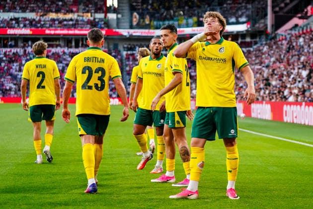 2026-08-08 PSV Eindhoven v Fortuna Sittard - Dutch Eredivisie EINDHOVEN, NETHERLANDS - AUGUST 8: Ole Romeny of Fortuna Sittard celebrates after scoring his teams first goal during the Dutch Eredivisie match between PSV Eindhoven and Fortuna Sittard at Philips Stadion on August 8, 2026 in Eindhoven, Netherlands. Eindhoven Philips Stadion Netherlands Content not available for redistribution in The Netherlands directly or indirectly through any third parties. Copyright: xAndrexWeeningx
