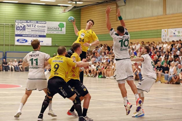 08.08.2026, xovx, Handball Lindencup, HSG Wetzlar - HSC 2000 Coburg v.l. Petter Överby (HSG Wetzlar), Bartlomiej Bis (HSC Coburg), Jakob Knauer (HSC Coburg), Sven Wesseling (HSC Coburg), Josip Simic (HSG Wetzlar), Niklas Theiß (HSG Wetzlar) Linden Stadthalle Hessen Deutschland (DE) *** August 8, 2026, xovx, Lindencup Handball, HSG Wetzlar vs. HSC 2000 Coburg: Petter Överby (HSG Wetzlar), Bartlomiej Bis (HSC Coburg), Jakob Knauer (HSC Coburg), Sven Wesseling (HSC Coburg), Josip Simic (HSG Wetzlar), Niklas Theiß, HSG Wetzlar, Linden Stadthalle, Hesse, Germany, DE