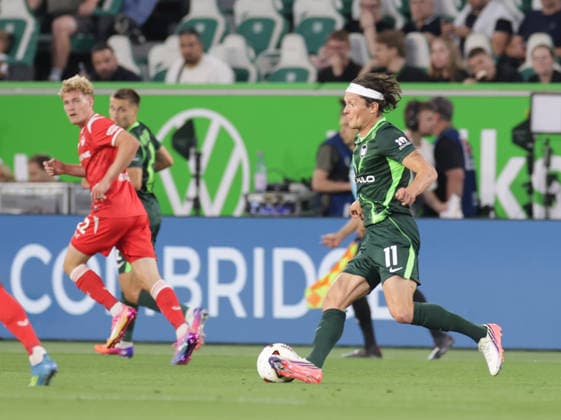 Fabian Reese (VfL Wolfsburg) Fussball, Herren, Saison 2026 2027, 2.Liga, Volkswagenarena, VfL Wolfsburg gegen 1.FC Kaiserslautern DFL REGULATIONS PROHIBIT ANY USE OF PHOTOGRAPHS AS IMAGE SEQUENCES AND OR QUASI-VIDEO. *** Fabian Reese, VfL Wolfsburg Soccer, Men s Team, 2026–2027 Season, 2nd Division, Volkswagen Arena, VfL Wolfsburg vs. 1. FC Kaiserslautern DFL REGULATIONS PROHIBIT ANY USE OF PHOTOGRAPHS AS IMAGE SEQUENCES AND OR QUASI-VIDEO