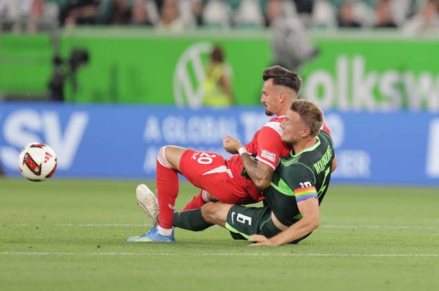 Mergim Berisha (1.FC Kaiserslautern), Hauke Wahl (VfL Wolfsburg) Fussball, Herren, Saison 2026 2027, 2.Liga, Volkswagenarena, VfL Wolfsburg gegen 1.FC Kaiserslautern DFL REGULATIONS PROHIBIT ANY USE OF PHOTOGRAPHS AS IMAGE SEQUENCES AND OR QUASI-VIDEO. *** Mergim Berisha, 1. FC Kaiserslautern; Hauke Wahl, VfL Wolfsburg; Soccer, Men s, 2026–2027 Season, 2. Bundesliga, Volkswagen Arena, VfL Wolfsburg vs. 1 FC Kaiserslautern DFL REGULATIONS PROHIBIT ANY USE OF PHOTOGRAPHS AS IMAGE SEQUENCES AND OR QUASI-VIDEO