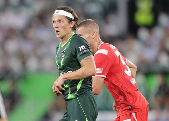 Fabian Reese (VfL Wolfsburg), Jan Elvedi (1.FC Kaiserslautern) Fussball, Herren, Saison 2026 2027, 2.Liga, Volkswagenarena, VfL Wolfsburg gegen 1.FC Kaiserslautern DFL REGULATIONS PROHIBIT ANY USE OF PHOTOGRAPHS AS IMAGE SEQUENCES AND OR QUASI-VIDEO. *** Fabian Reese, VfL Wolfsburg; Jan Elvedi, 1. FC Kaiserslautern; Soccer, Men s, 2026–2027 Season, 2. Bundesliga, Volkswagen Arena, VfL Wolfsburg vs. 1. FC Kaiserslautern DFL REGULATIONS PROHIBIT ANY USE OF PHOTOGRAPHS AS IMAGE SEQUENCES AND OR QUASI-VIDEO