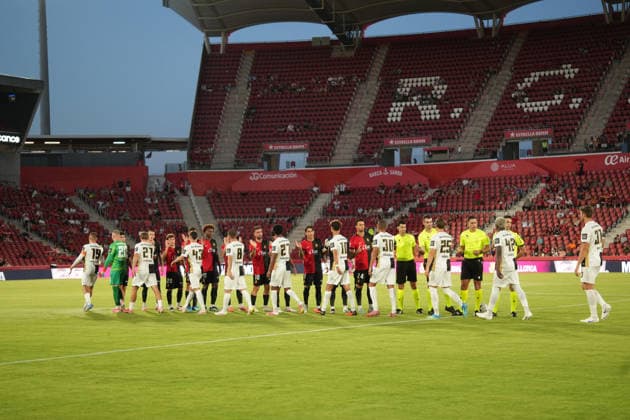 ESP: RCD Mallorca vs Elversberg Pre Season match 2026 2027 Squads during the protocole Pre Season match between RCD Mallorca and Elversberg played at Estadio de Son Moix, on August 08, 2026 Palma de Mallorca, Spain. Palma de Mallorca Spain Football *** ESP RCD Mallorca vs. Elversberg: 2026–2027 Preseason Match Squads during the preseason match between RCD Mallorca and Elversberg, played at Estadio de Son Moix on August 8, 2026, in Palma de Mallorca, Spain. Palma de Mallorca, Spain: Soccer Copyright: xNandoxTorresx