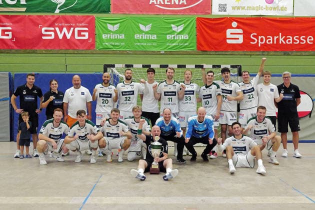 08.08.2026, xovx, Handball Lindencup, HSG Wetzlar - HSC 2000 Coburg Die HSG Wetzlar als Sieger des Lindencups 2026 Linden Stadthalle Hessen Deutschland (DE) *** August 8, 2026, xovx, Lindencup Handball Tournament, HSG Wetzlar vs. HSC 2000 Coburg; HSG Wetzlar wins the 2026 Lindencup; Linden City Hall, Hesse, Germany, DE