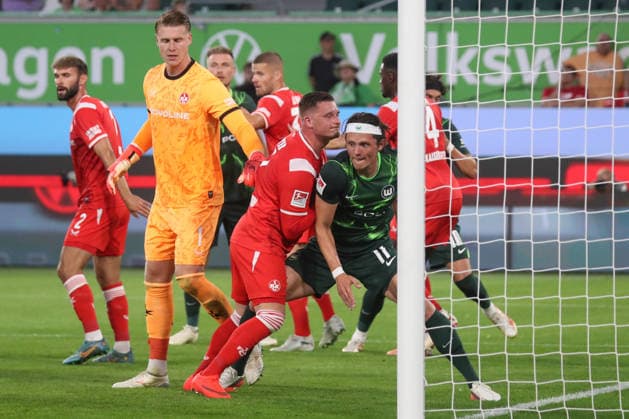 08.08.2026, xgox, Fussball, 2. Bundesliga, VfL Wolfsburg - 1. FC Kaiserslautern v.l. Marlon Ritter (Kaiserslautern, 7) Fabian Reese (Wolfsburg, 11) Zweikampf, Duell, Kampf, tackle (DFL DFB REGULATIONS PROHIBIT ANY USE OF PHOTOGRAPHS as IMAGE SEQUENCES and or QUASI-VIDEO) Wolfsburg *** August 8, 2026, xgox, Soccer, 2. Bundesliga, VfL Wolfsburg vs. FC Kaiserslautern: Marlon Ritter (Kaiserslautern), Fabian Reese (Wolfsburg), 11: Tackle, duel, battle, tackle DFL DFB REGULATIONS PROHIBIT ANY USE OF PHOTOGRAPHS as IMAGE SEQUENCES and or QUASI-VIDEO Wolfsburg