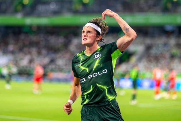 08.08.2026: Fußball, 2. Bundesliga: VfL Wolfsburg - 1. FC Kaiserslautern, 1. Spieltag in der Volkswagen Arena. Fabian Reese (VfL Wolfsburg) feuert die Fans an. WICHTIGER HINWEIS: Gemäß den Vorgaben der DFL und des DFB ist es untersagt, in dem Stadion und oder vom Spiel angefertigte Fotoaufnahmen in Form von Sequenzbildern und oder videoähnlichen Fotostrecken zu verwerten bzw. verwerten zu lassen. *** August 8, 2026 Soccer, 2. Bundesliga: VfL Wolfsburg vs. 1. FC Kaiserslautern, Matchday 1 at the Volkswagen Arena. Fabian Reese of VfL Wolfsburg cheers on the fans. IMPORTANT NOTICE: In accordance with DFL and DFB regulations, it is prohibited to use or allow the use of photographs taken in the stadium and or during the game in the form of sequential images and or video-like photo sequences Copyright: xDavidxInderliedx