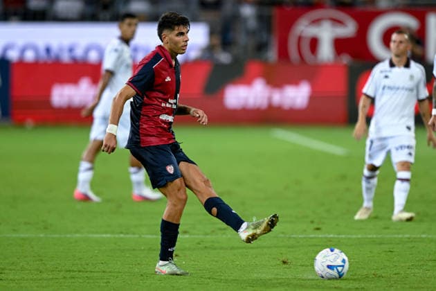 Cagliari s Adam Obert in action during the Serie A soccer match between Cagliari Calcio and Nice at the Unipol Domus in Cagliari, Sardinia - Saturday 8th august 2026. - Soccer  Copyright: x Â®xGianlucaxZuddas LaPressex