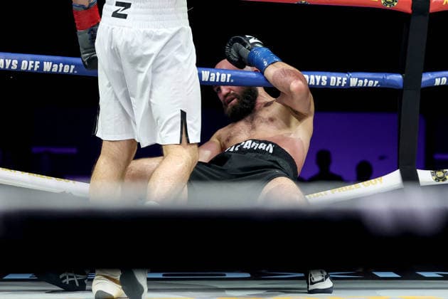 Zuffa Boxing 10, 3Arena, Dublin 8 8 2026 Artjom Kasparian falls through the ropes Artjom Kasparian falls through the ropes 8 8 2026  Copyright: xx NE1L9493