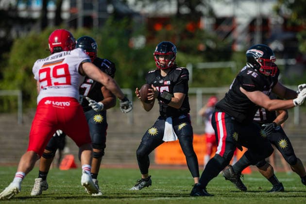 Dawson Herl Düsseldorf Panther vs Potsdam Royals Dawson Herl Quarterback 12 Düsseldorf Panther vs Potsdam Royals im Panther Stadion in Düsseldorf (Deutschland, Nordrhein Westfalen). American Football, 09. Spieltag der Effect Energy GFL Saison 2026. Endstand: 00:49 *** Dawson Herl Düsseldorf Panthers vs. Potsdam Royals Dawson Herl, Quarterback 12 Düsseldorf Panthers vs. Potsdam Royals at Panther Stadium in Düsseldorf, Germany, North Rhine-Westphalia American football, Week 9 of the 2026 Effect Energy GFL season. Final score: 0–49