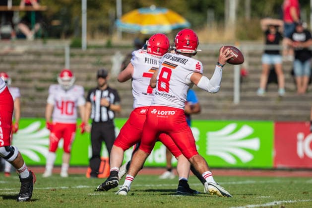 Hugh Harvey Düsseldorf Panther vs Potsdam Royals Hugh Harvey Quarterback 8 Düsseldorf Panther vs Potsdam Royals im Panther Stadion in Düsseldorf (Deutschland, Nordrhein Westfalen). American Football, 09. Spieltag der Effect Energy GFL Saison 2026. Endstand: 00:49 *** Hugh Harvey Düsseldorf Panthers vs. Potsdam Royals Hugh Harvey, quarterback 8, Düsseldorf Panthers vs. Potsdam Royals at Panther Stadium in Düsseldorf, Germany, North Rhine-Westphalia; American football; Week 9 of the 2026 Effect Energy GFL season; Final score: 0–49