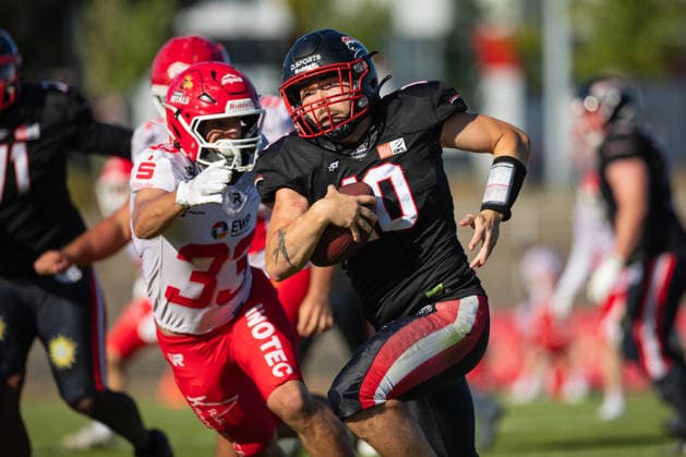 Florian Ferizi Düsseldorf Panther vs Potsdam Royals Florian Ferizi Quarterback 10 Düsseldorf Panther vs Potsdam Royals im Panther Stadion in Düsseldorf (Deutschland, Nordrhein Westfalen). American Football, 09. Spieltag der Effect Energy GFL Saison 2026. Endstand: 00:49 *** Florian Ferizi Düsseldorf Panthers vs. Potsdam Royals Florian Ferizi, quarterback 10, Düsseldorf Panthers vs. Potsdam Royals at Panther Stadium in Düsseldorf, Germany, North Rhine-Westphalia; American football; Week 9 of the 2026 Effect Energy GFL season; Final score: 0–49