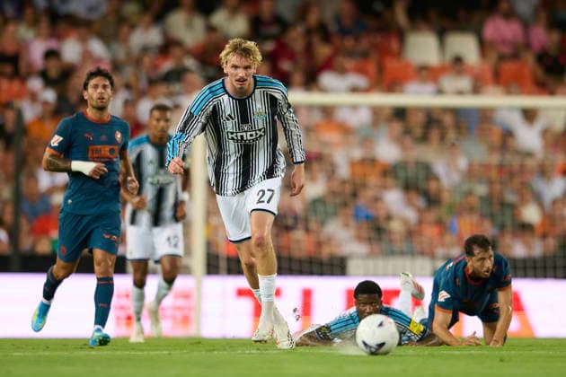 Orange Trophy - Valencia CF and Newcastle VALENCIA, SPAIN - AUGUST 8: Nick Woltemade of Newcastle United in action during the Orange Trophy match between Valencia CF and Newcastle at Mestalla Stadium on August 8, 2026 in Valencia, Spain. (Photo by Francisco Macia Photo Players Images Magara Press) Valencia Mestalla Stadium Spain Copyright: xFranciscoxMaciax