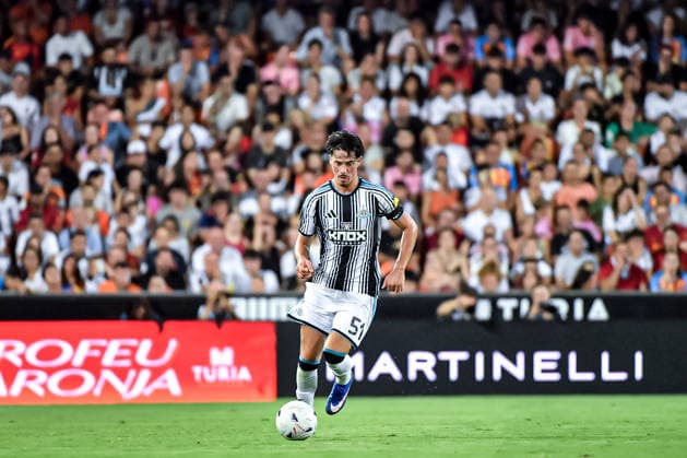 ESP: Valencia CF v Newcastle CF Pre Season match 2026 2027 Leo Shahar of Newcastle during Pre Season match between Valencia CF VS Newcastle played at Estadio Mestalla, Valencia on August 08, 2026 Valencia, Spain. Valencia Spain Football *** ESP Valencia CF vs. Newcastle CF, 2026–2027 Preseason Match: Leo Shahar of Newcastle during the preseason match between Valencia CF and Newcastle, played at Estadio Mestalla in Valencia on August 8, 2026. Valencia, Spain. Valencia, Spain. Soccer Copyright: xLeopoldxSoglox