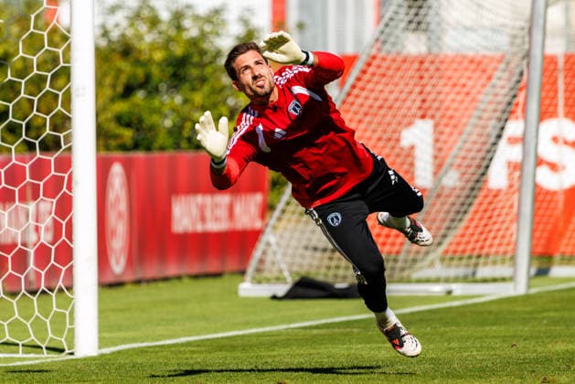 MAINZ, GERMANY - AUGUST 8: Kevin Trapp (FC Paris, 35) before the exhibition game between 1. FSV Mainz 05 vs. FC Paris at Bruchweg Stadium in preparation for the Bundesliga season 2026 27 on August 8, 2026 in Mainz, Germany. Rhineland-Palatinate Germany Copyright: xStephanxHahnex